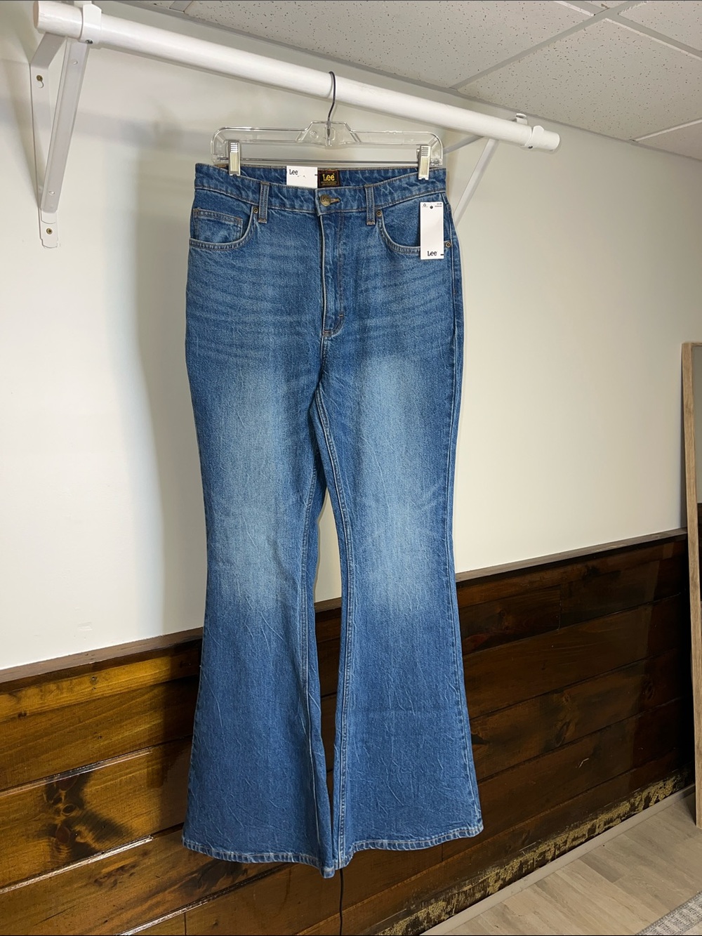 NWT Lee Mountain‎ Hike Flare Jeans- 8 Long